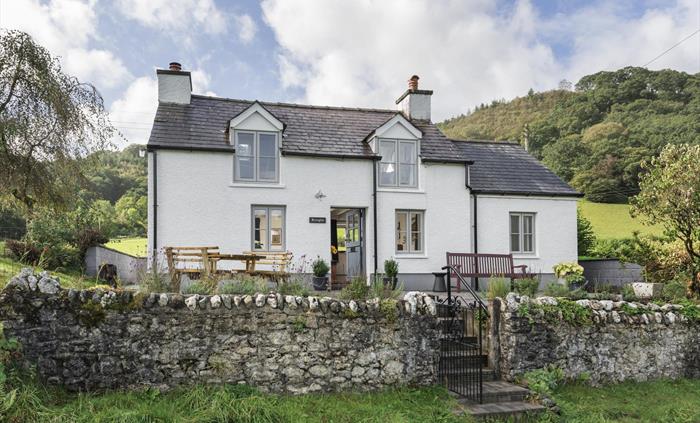 Brynglas Cottage